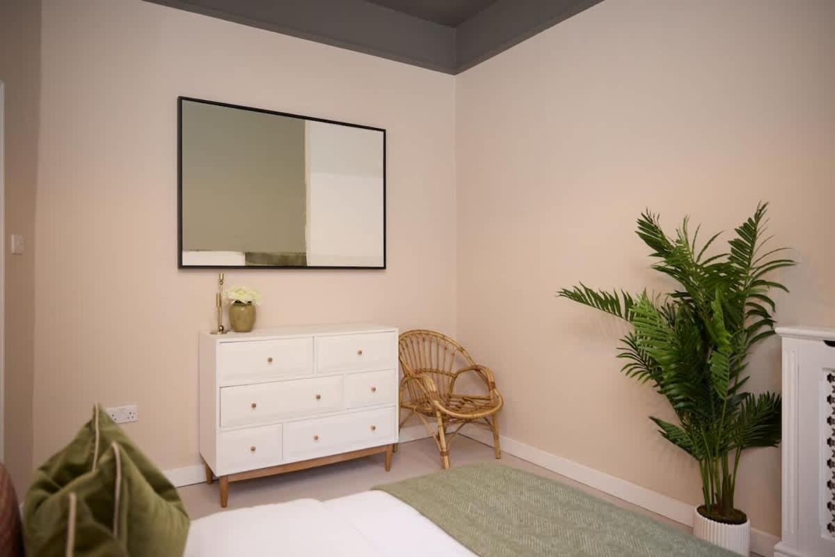 The Maida Hill Hideout - 2bdr Flat With Courtyard Apartamento